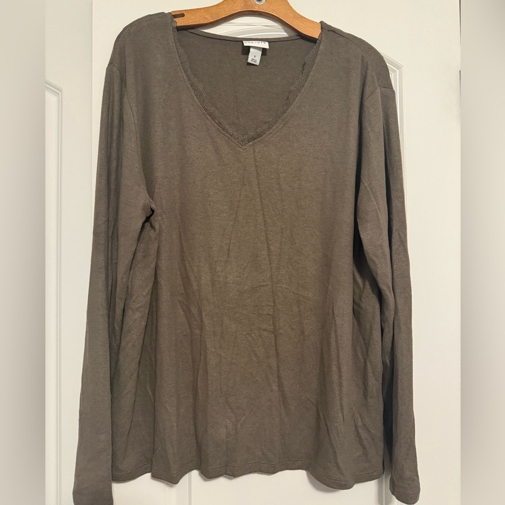 Brown sweater 🤎